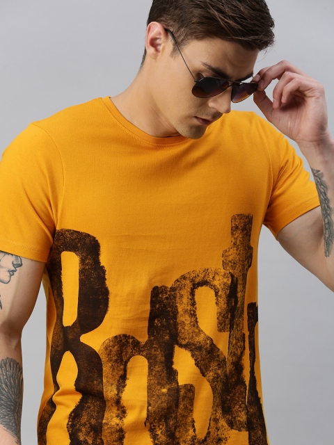 

Roadster Men Yellow & Black Printed Round Neck T-shirt