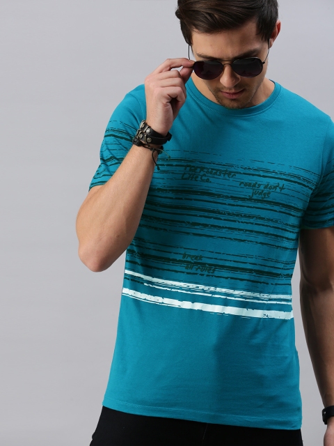 

Roadster Men Blue Striped Round Neck T-shirt