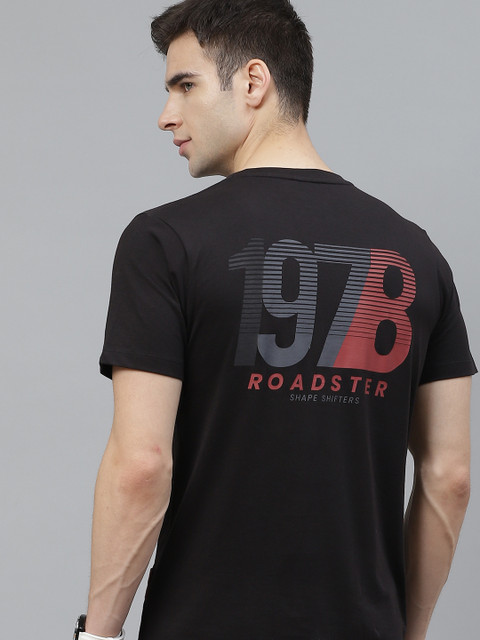 

Roadster Men Black Pure Cotton Back Printed Round Neck T-shirt