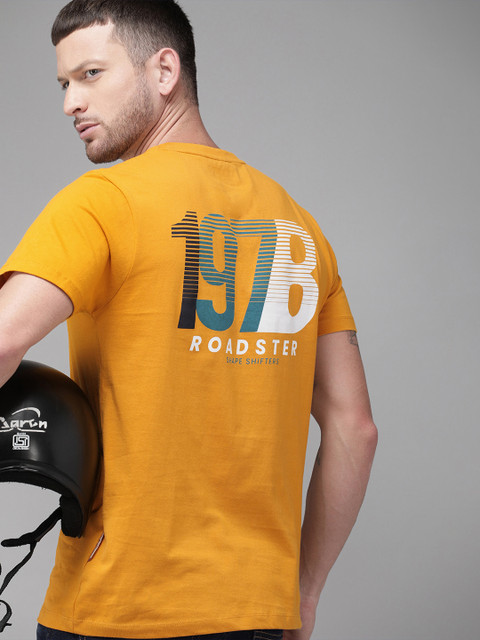 

Roadster Men Mustard Yellow Back Printed Round Neck T-shirt