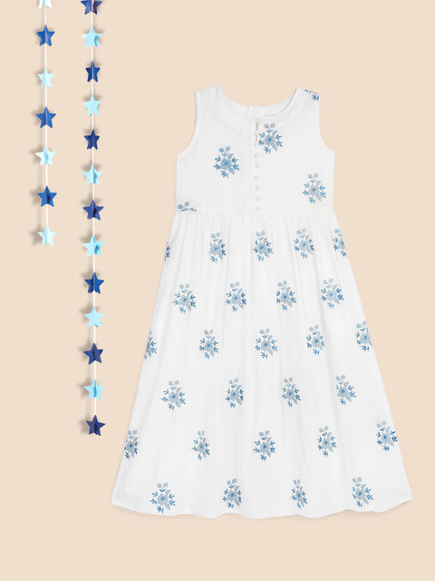

House of Pataudi Girls White & Blue Embroidered Cotton Empire Dress