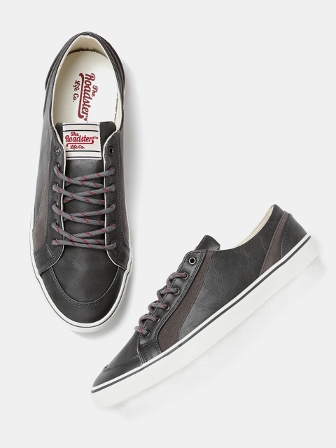 

Roadster Men Grey Sneakers