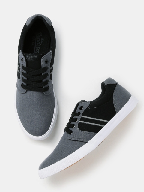 

Roadster Men Grey & Black Sneakers
