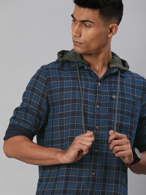 

WROGN Men Navy Blue & White Regular Fit Checked Casual Shirt