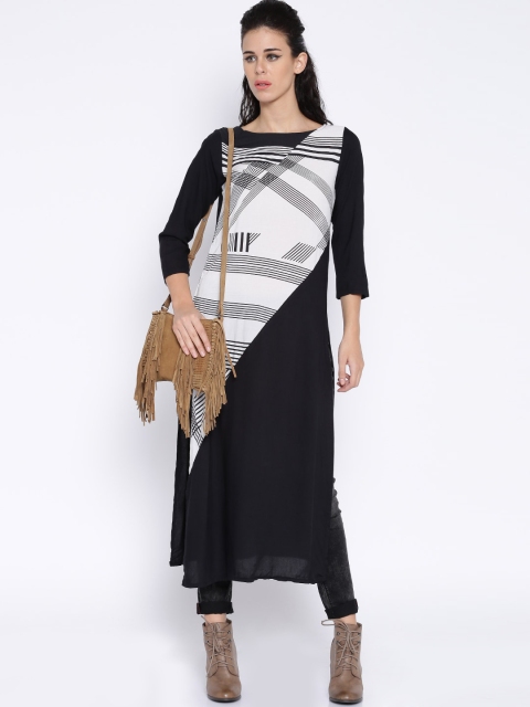 

Vishudh Black & White Printed Kurta