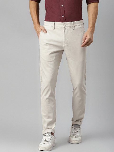 

Levis Men Beige Tapered Fit Chinos Trousers