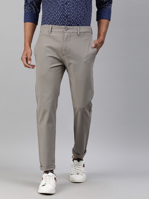 

Levis Men Grey Tapered Fit Waterless Chinos 512