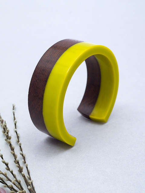 

Golden Peacock Lime Green & Brown Colourblocked Handmade Wood & Resin Cuff Bracelet