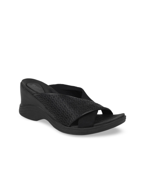 

Naturalizer Women Black Textured Sandals