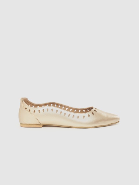 

DressBerry Women Gold-Toned Solid Ballerinas with Laser Cut Detail