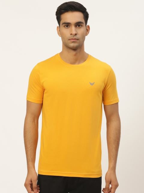 

RED & BLUE Men Mustard Yellow Solid Round Neck Round Neck T-shirt