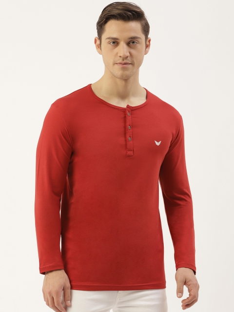 

RED & BLUE Men Coral Red Solid Henley Neck T-shirt