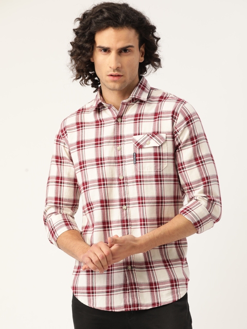 

RED & BLUE Men Off-White & Maroon Pure Cotton Slim Fit Checked Casual Shirt