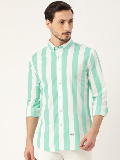 

RED & BLUE Men Green & White Slim Fit Pure Cotton Checked Casual Shirt