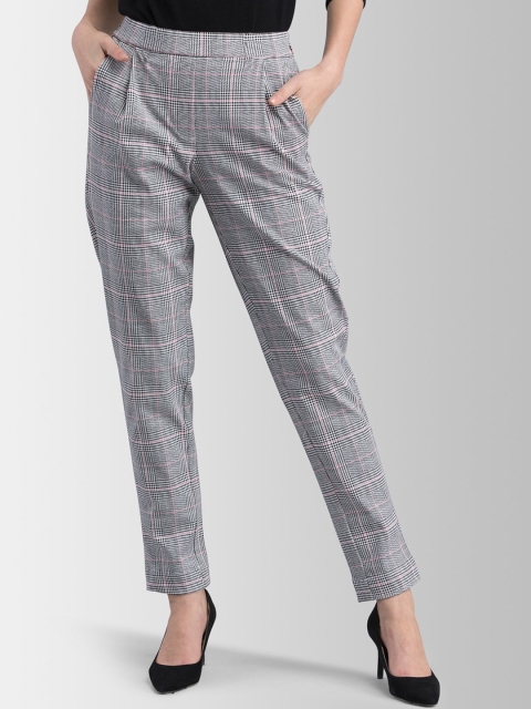 

FableStreet Women Black & White Slim Fit Checked Regular Trousers