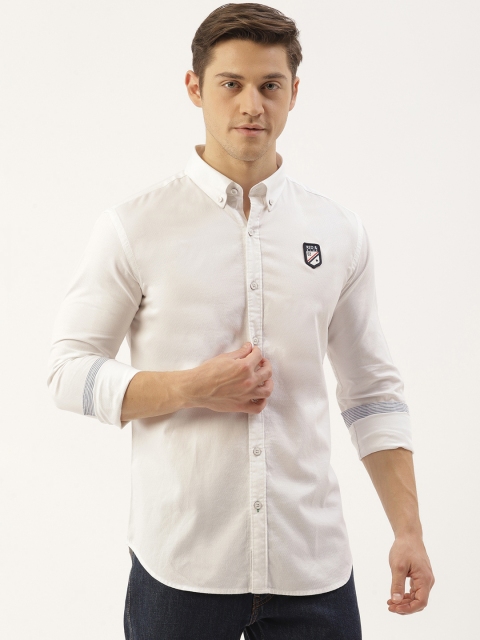 

RED & BLUE Men White Regular Fit Textured Casual Shirt