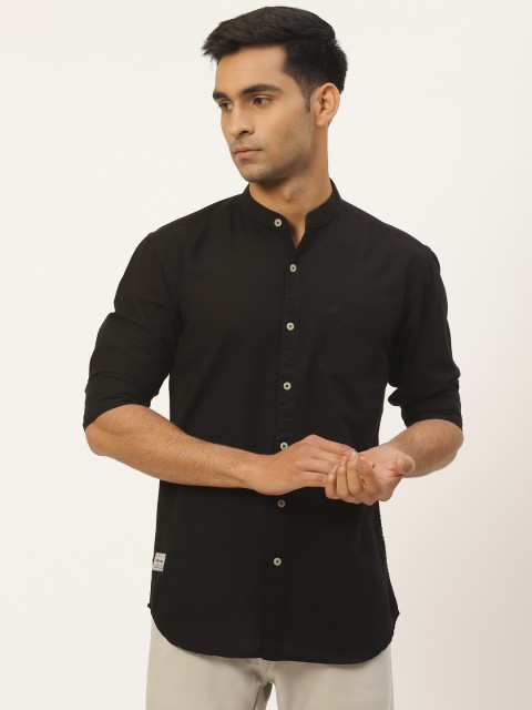 

RED & BLUE Men Black Regular Fit Solid Casual Shirt