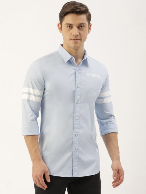 

RED & BLUE Men White Slim Fit Solid Knitted Casual Shirt