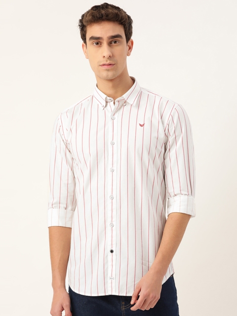 

RED & BLUE Men White & Red Regular Fit Pure Cotton Striped Casual Shirt