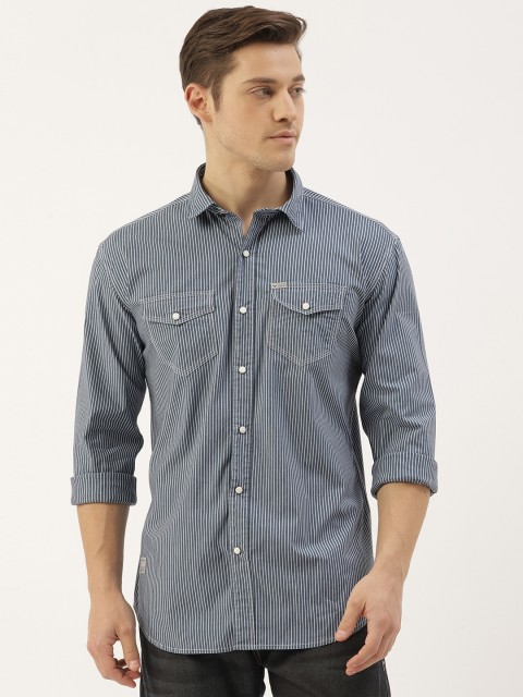 

RED & BLUE Men Blue & White Regular Fit Striped Pure Cotton Casual Shirt