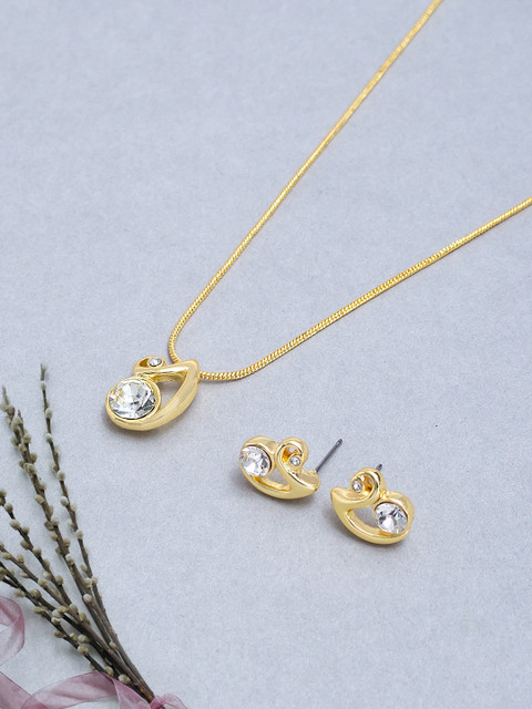

Golden Peacock Gold-Toned Stone-Studded Jewellery Set