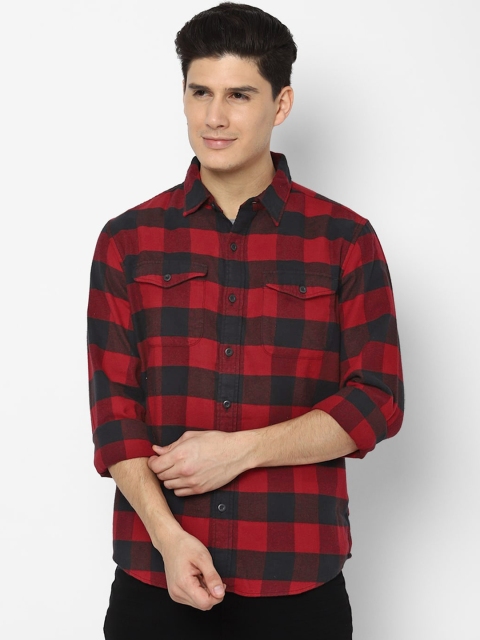 

AMERICAN EAGLE OUTFITTERS Men Red & Black Slim Fit Checked Cotton Casual Shirt