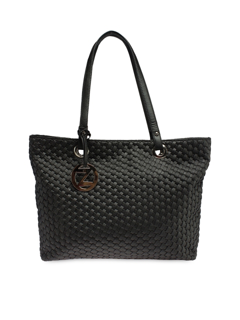 

OsaiZ Black Shoulder Bag