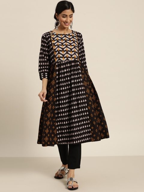 

Sangria Women Black & White Geometric Printed A-Line Kurta