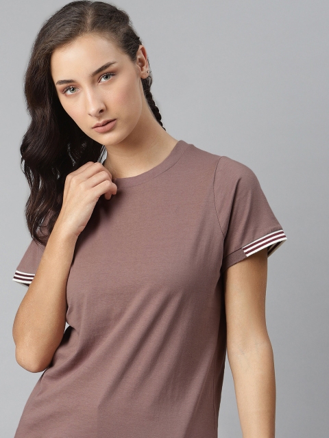 

Roadster Women Mauve Solid Round Neck T-shirt