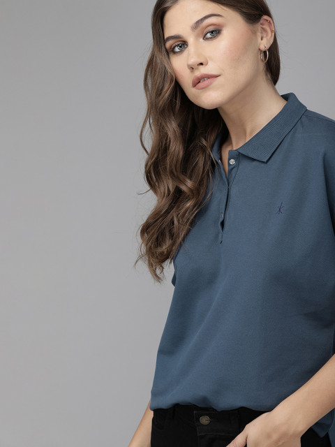 

Roadster Women Teal Blue Loose Fit Solid Polo Collar T-shirt