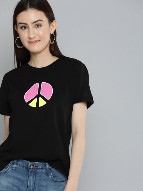 

Levis Women Black Pink Printed Sustainable Pure Cotton T-shirt