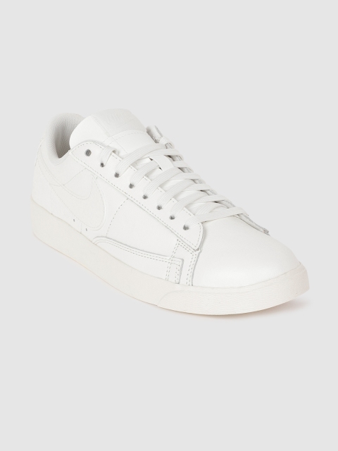

Nike Women White BLAZER LOW LE Sneakers