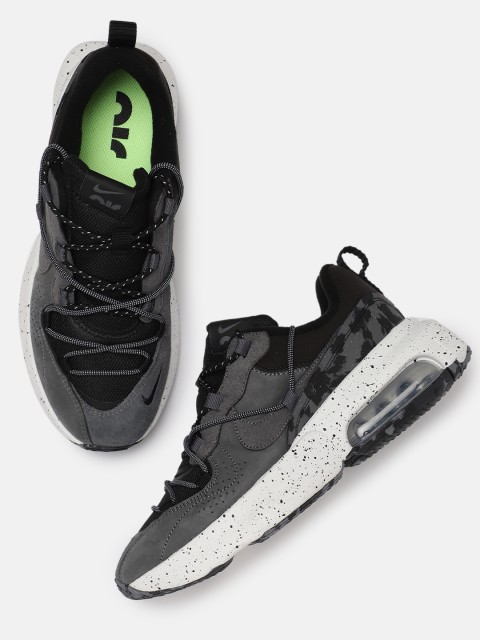 

Nike Women Black AIR MAX VIVA Sneakers