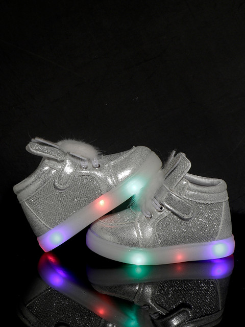 

PASSION PETALS Unisex Silver-Toned Solid LED Sneakers