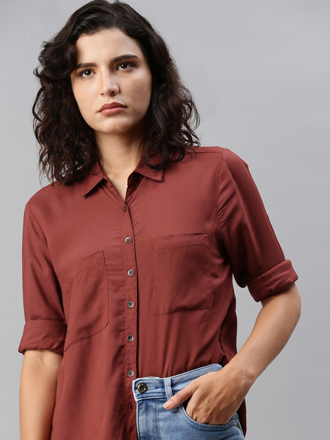 

The Roadster Lifestyle Co Women Brown Solid Casual Antibacterial Finish Shirt With Side Seam Zipper Detail