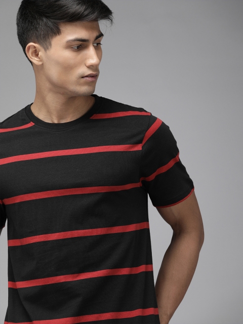 

Roadster Men Black Red Striped Round Neck Pure Cotton T-shirt
