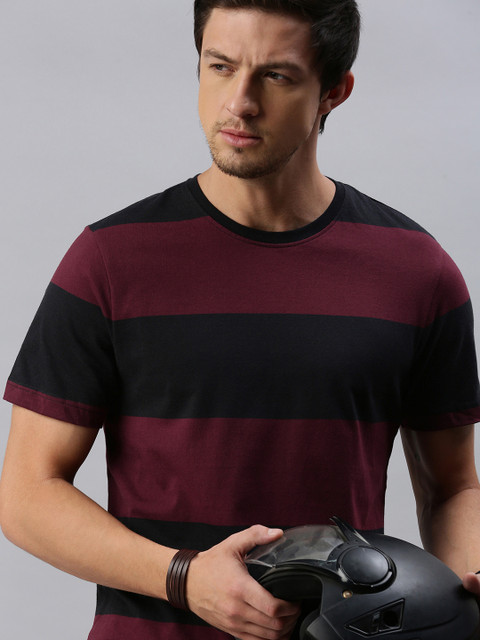 

Roadster Men Black Striped Round Neck T-shirt