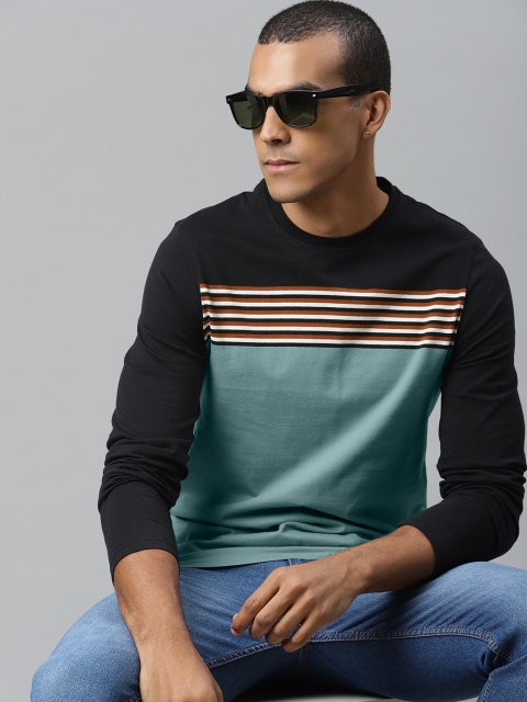 

The Roadster Lifestyle Co Men Green & Black Colourblocked Round Neck T-shirt
