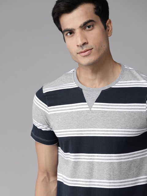

The Roadster Lifestyle Co Men Grey Melange & Navy Blue Striped Round Neck T-shirt