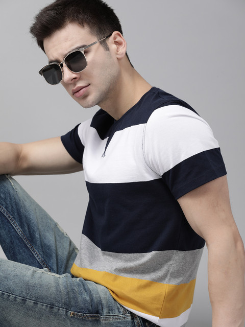 

The Roadster Lifestyle Co Men Navy Blue & White Striped Round Neck T-shirt