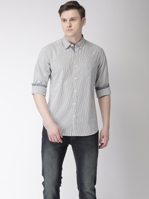 

Flying Machine Men White & Black Regular Fit Striped Casual Shirt