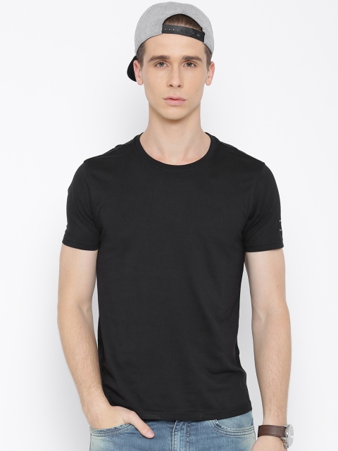 

Flying Machine Black Premium Fit T-shirt