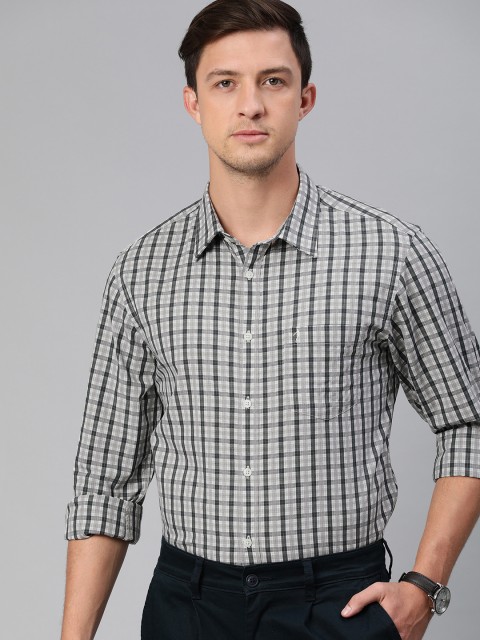 

Indian Terrain Men Grey & Black Slim Fit Checked Smart Casual Shirt