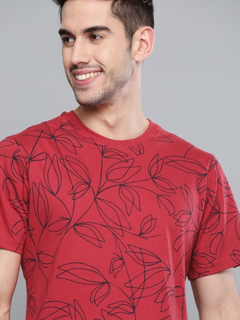 

Mast & Harbour Men Red & Navy Blue Printed Pure Cotton Round Neck T-shirt