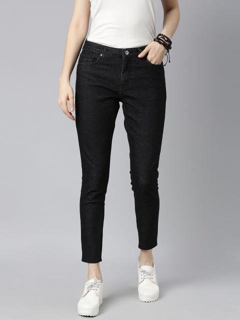 

The Roadster Lifestyle Co Women Black Slim Fit Clean Look Stretchable Jeans