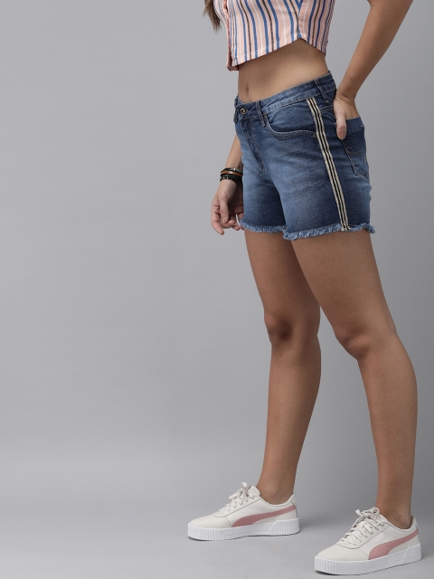 

The Roadster Lifestyle Co Women Blue Washed Regular Fit Side Striped Denim Shorts