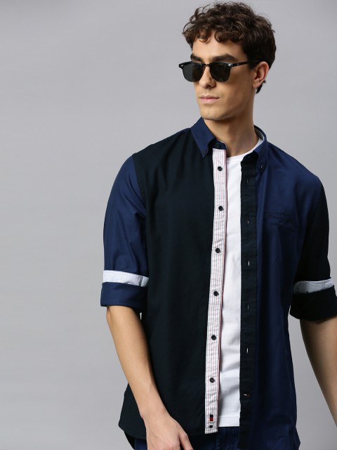 

Tommy Hilfiger Men Navy Blue Regular Fit Solid Pure Cotton Casual Shirt