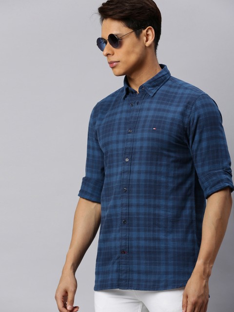 

Tommy Hilfiger Men Blue Regular Fit Checked Casual Shirt