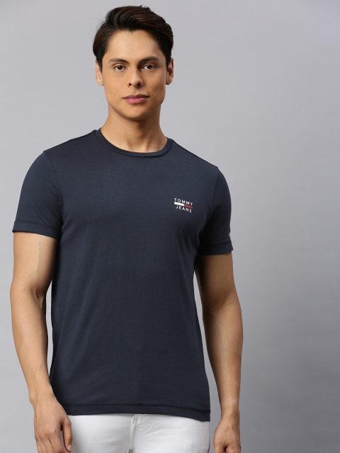 

Tommy Hilfiger Men Navy Blue Solid Round Neck T-shirt