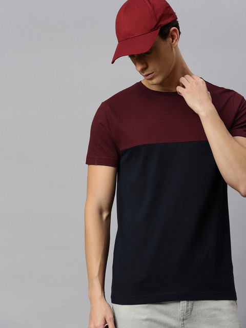 

Tommy Hilfiger Men Black Burgundy Colourblocked Round Neck Pure Cotton T-shirt